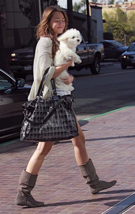 miley-cyrus-meeting-319-15.jpg